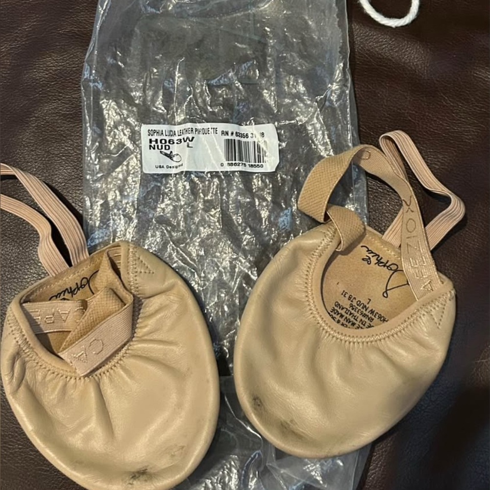 Leather Capezio pirouette shoes